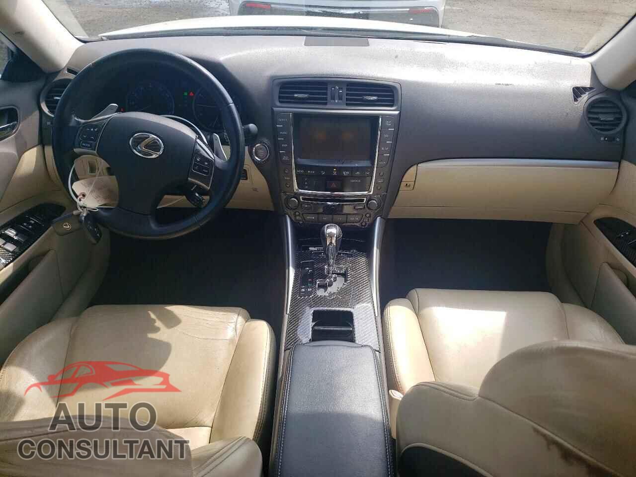 LEXUS IS 2011 - JTHCF5C27B5046743