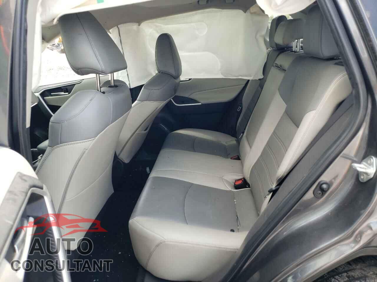 TOYOTA RAV4 2023 - 2T3C1RFV2PC242524