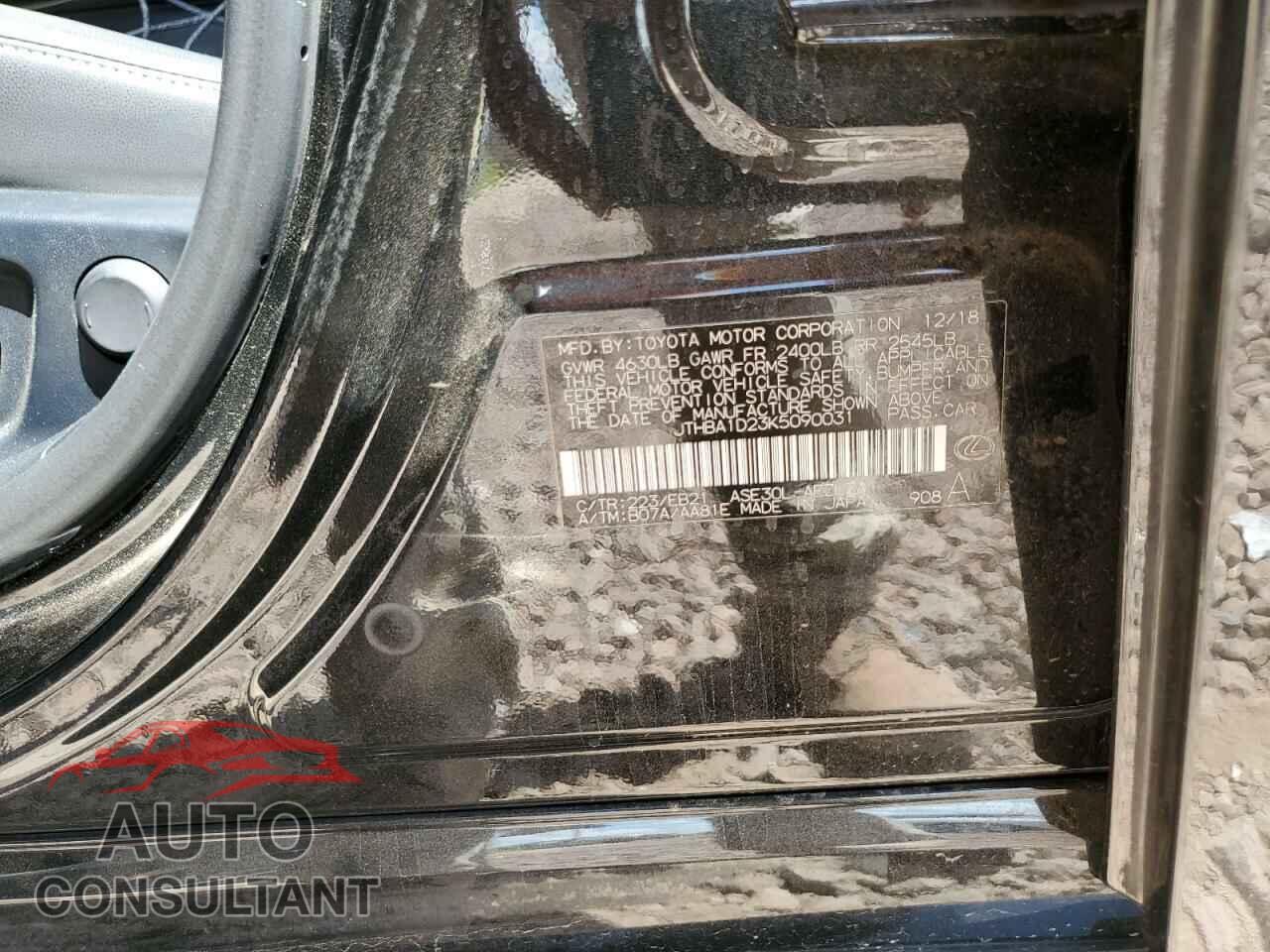 LEXUS IS 2019 - JTHBA1D23K5090031