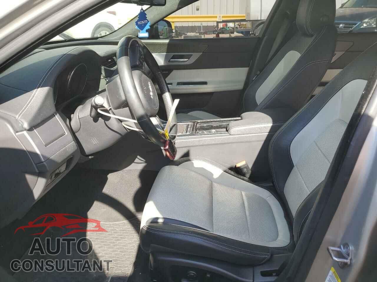 JAGUAR XF 2016 - SAJBL4BV0GCY05815