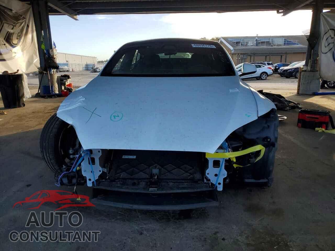 TESLA MODEL S 2024 - 5YJSA1E57RF543182