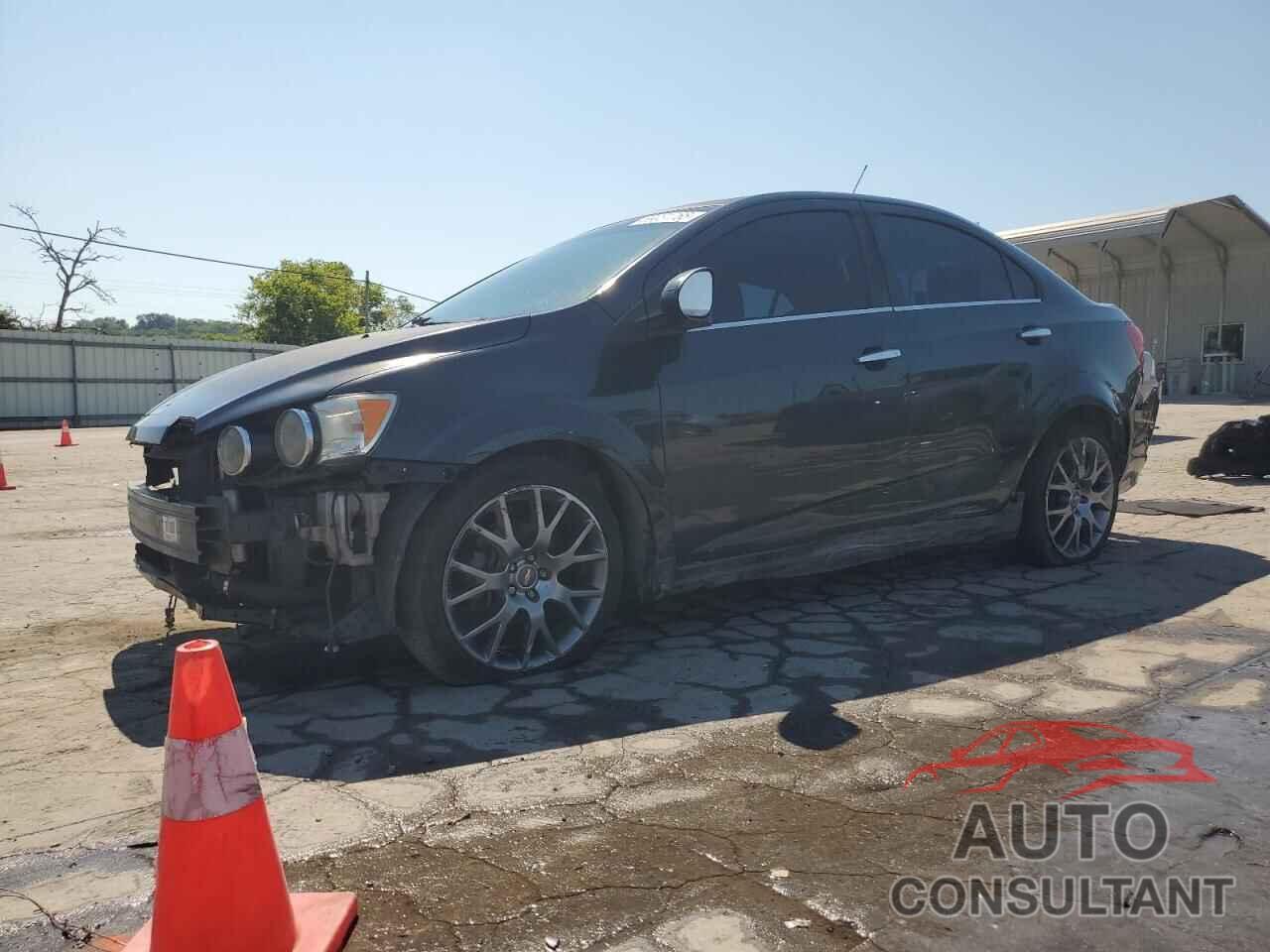 CHEVROLET SONIC 2015 - 1G1JE5SB2F4138182