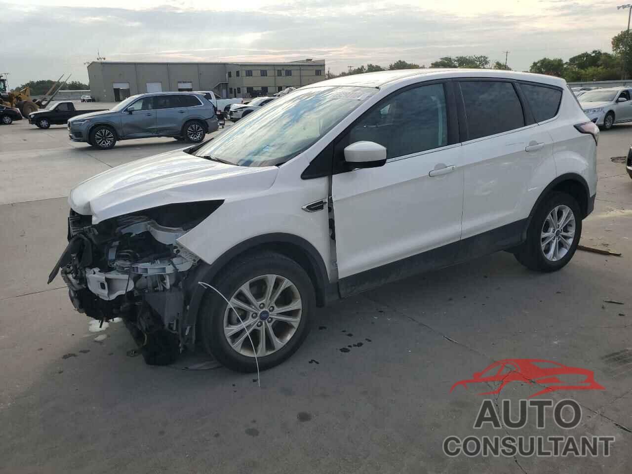 FORD ESCAPE 2017 - 1FMCU0GD8HUE39702