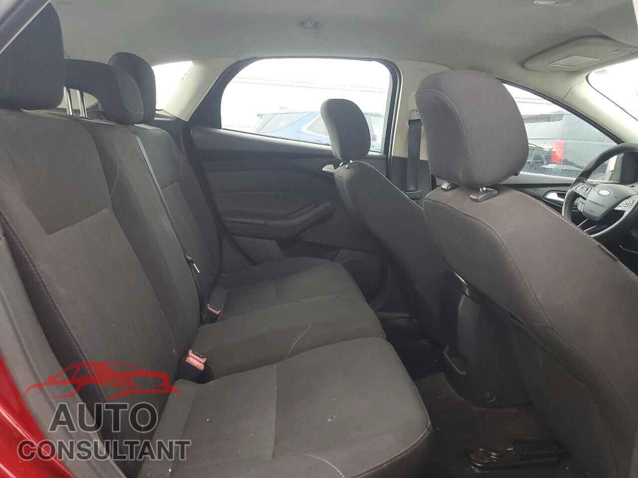 FORD FOCUS 2016 - 1FADP3K2XGL250633