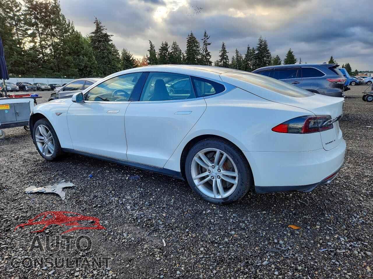 TESLA MODEL S 2013 - 5YJSA1CN2DFP05876