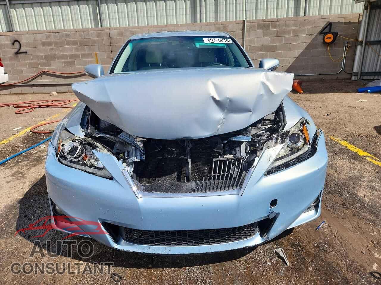LEXUS IS 2011 - JTHBF5C24B5151249
