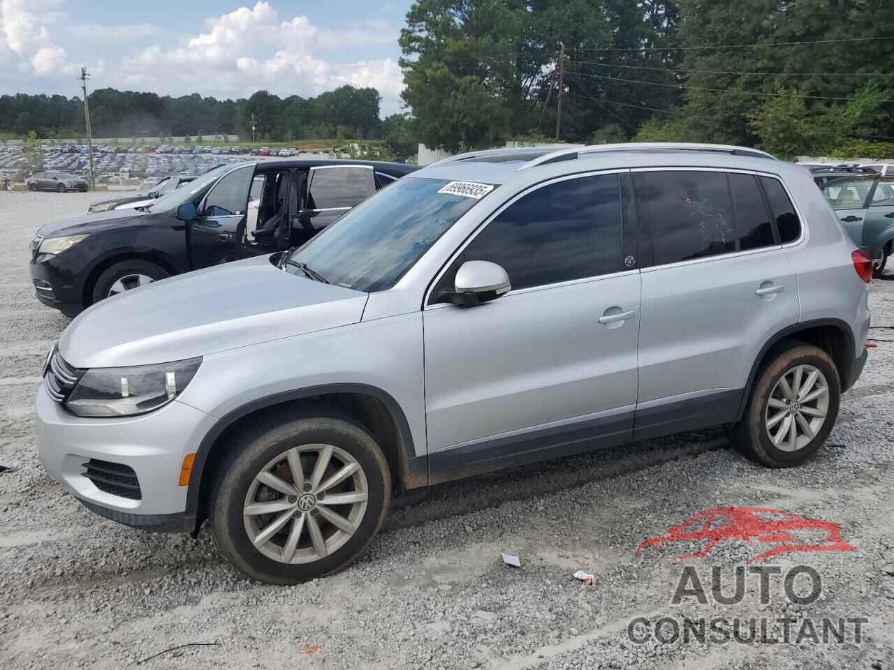VOLKSWAGEN TIGUAN 2017 - WVGRV7AX3HK012412