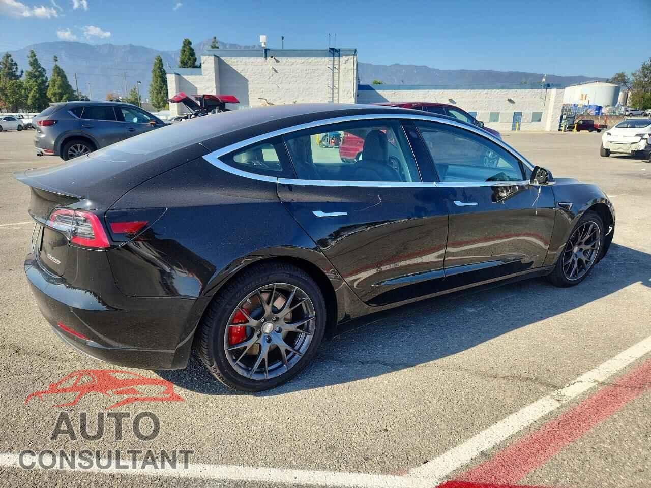 TESLA MODEL 3 2018 - 5YJ3E1EB7JF083833