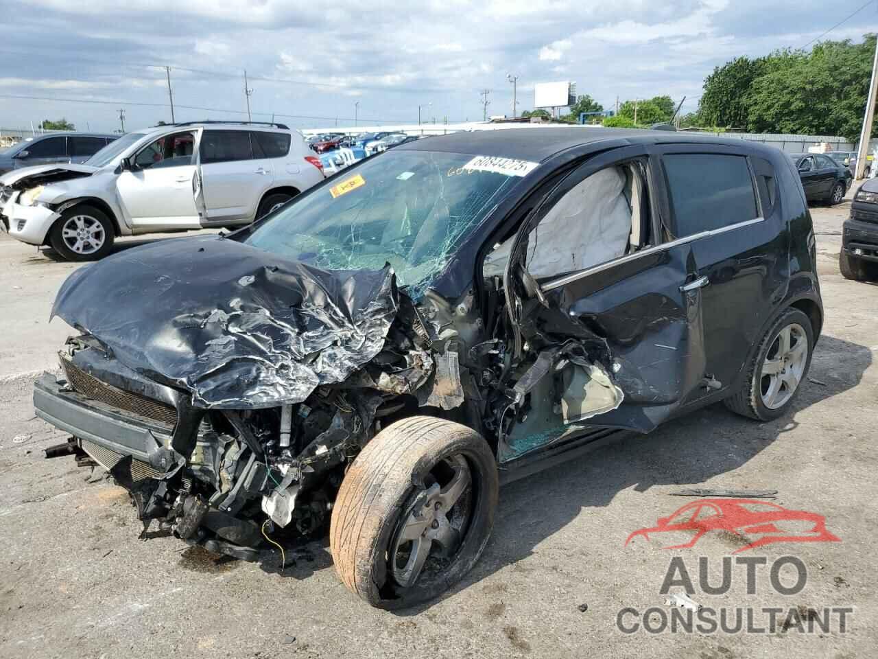 CHEVROLET SONIC 2015 - 1G1JE6SB4F4198647