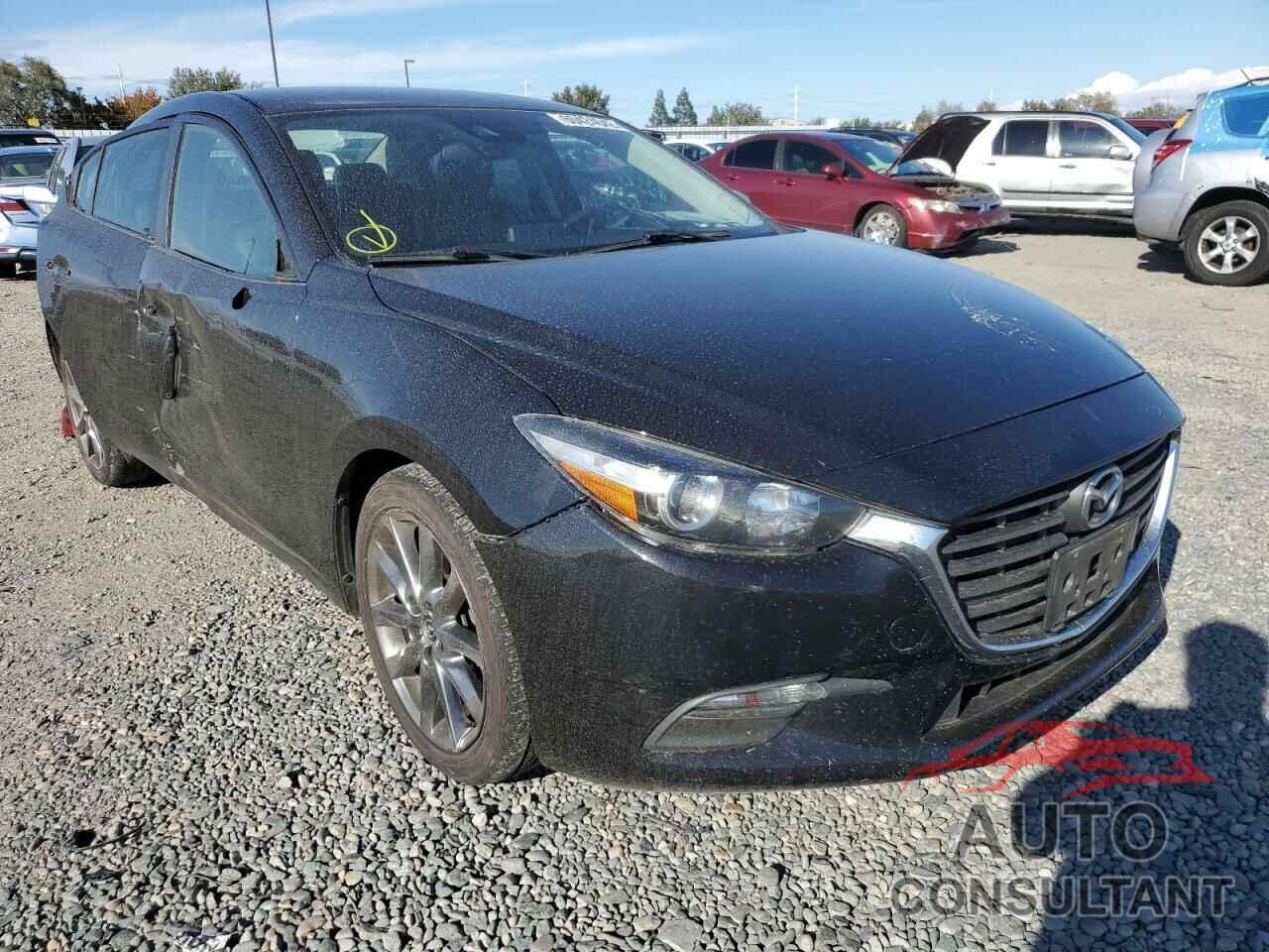 MAZDA 3 2018 - 3MZBN1V37JM183346