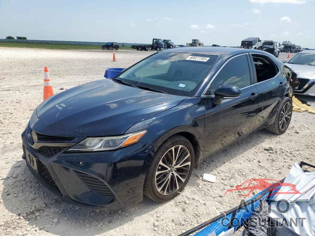 TOYOTA CAMRY 2018 - 4T1B11HK9JU562678