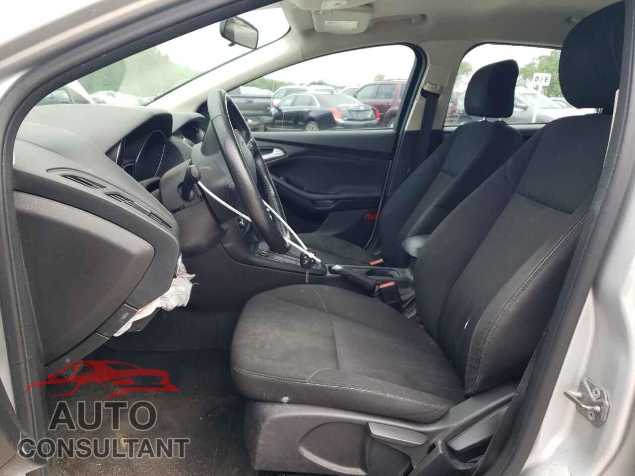 FORD FOCUS 2016 - 1FADP3F25GL232017