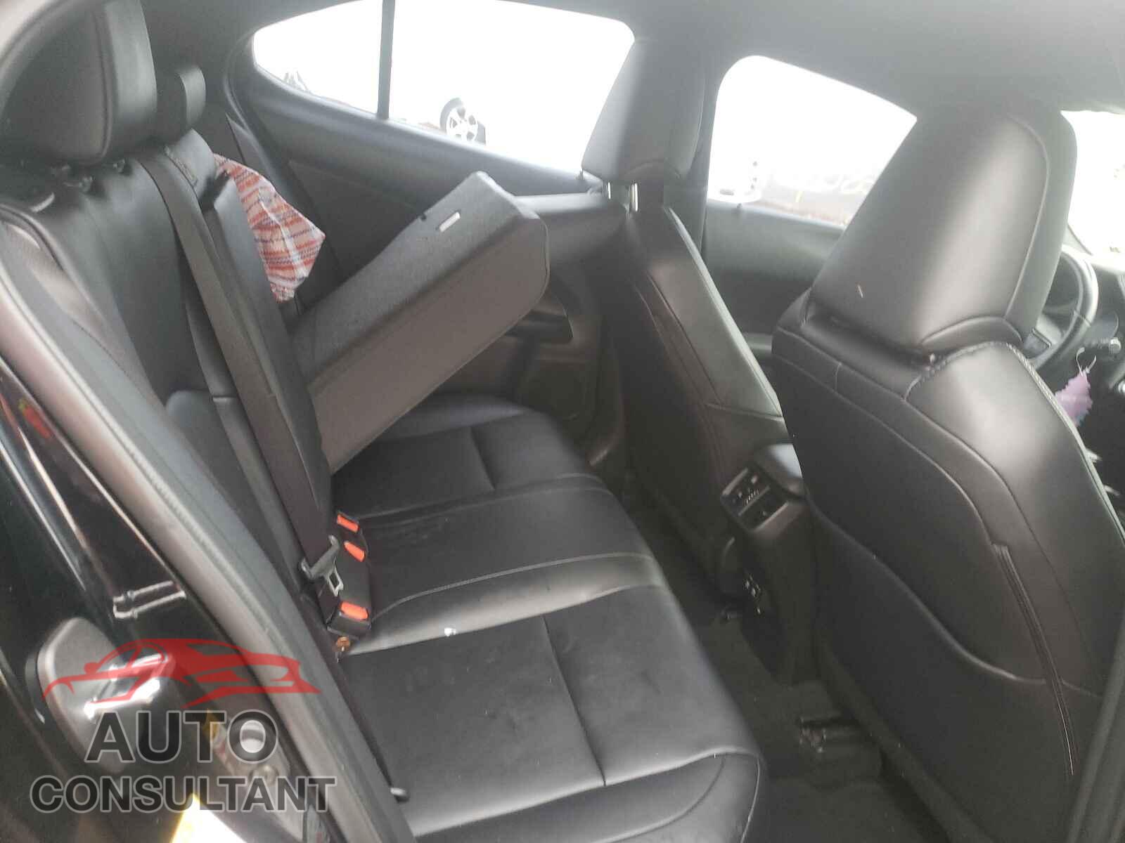 LEXUS UX 200 2019 - JTHY3JBH0K2015218