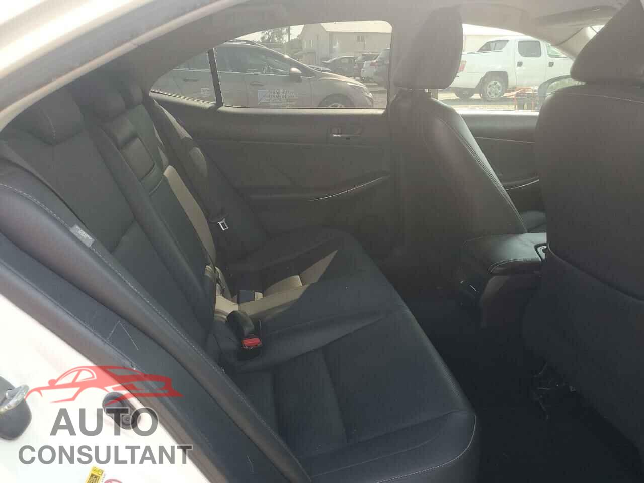 LEXUS IS 2014 - JTHBF1D20E5033372