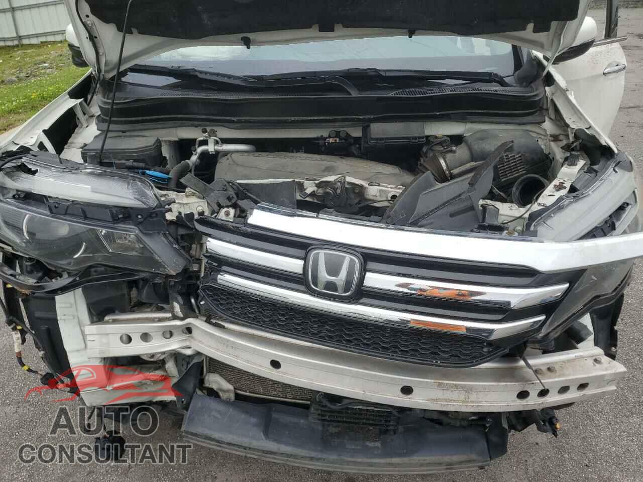 HONDA PILOT 2017 - 5FNYF6H94HB073523