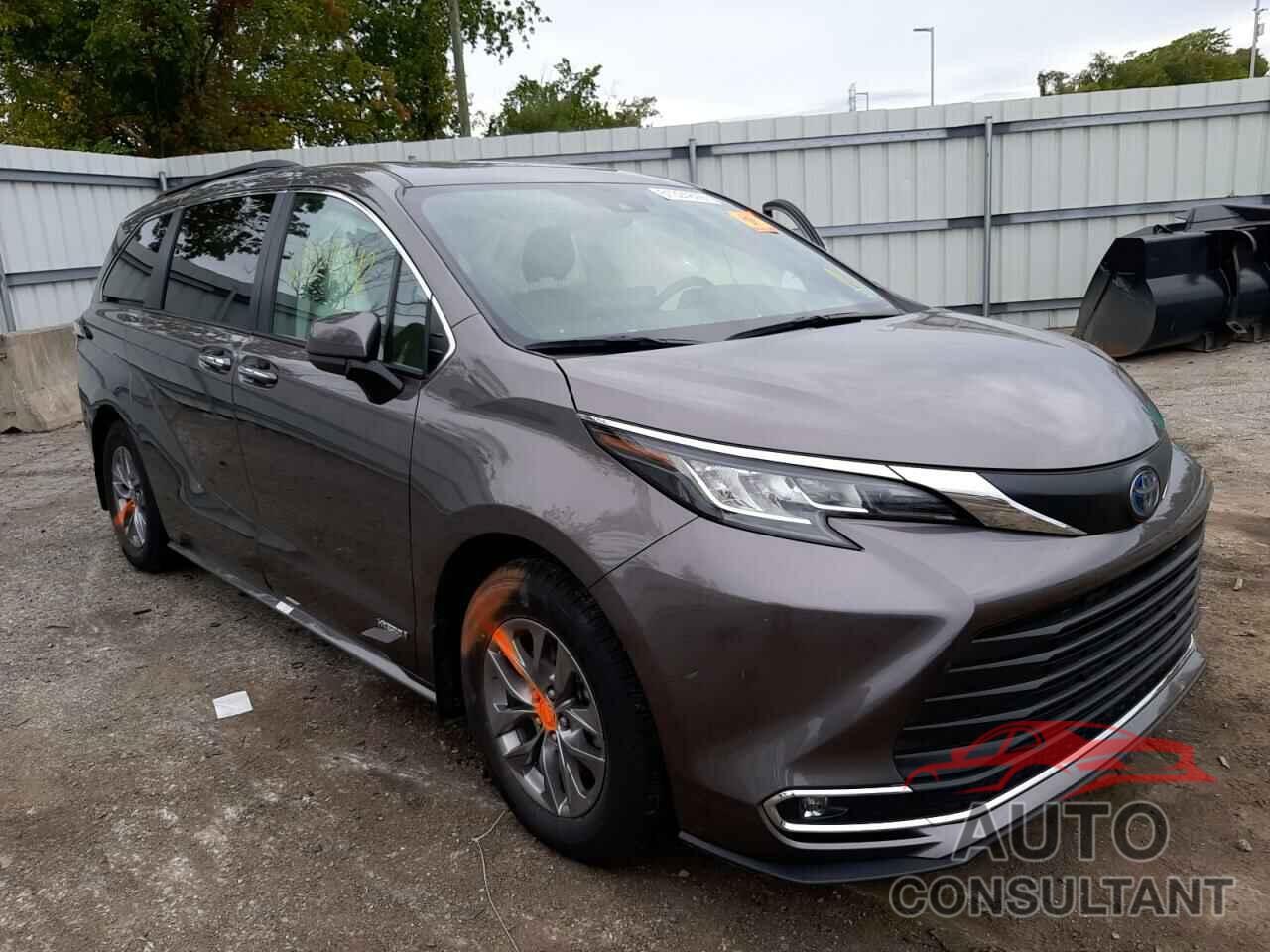 TOYOTA SIENNA 2021 - 5TDYSKFC7MS017343