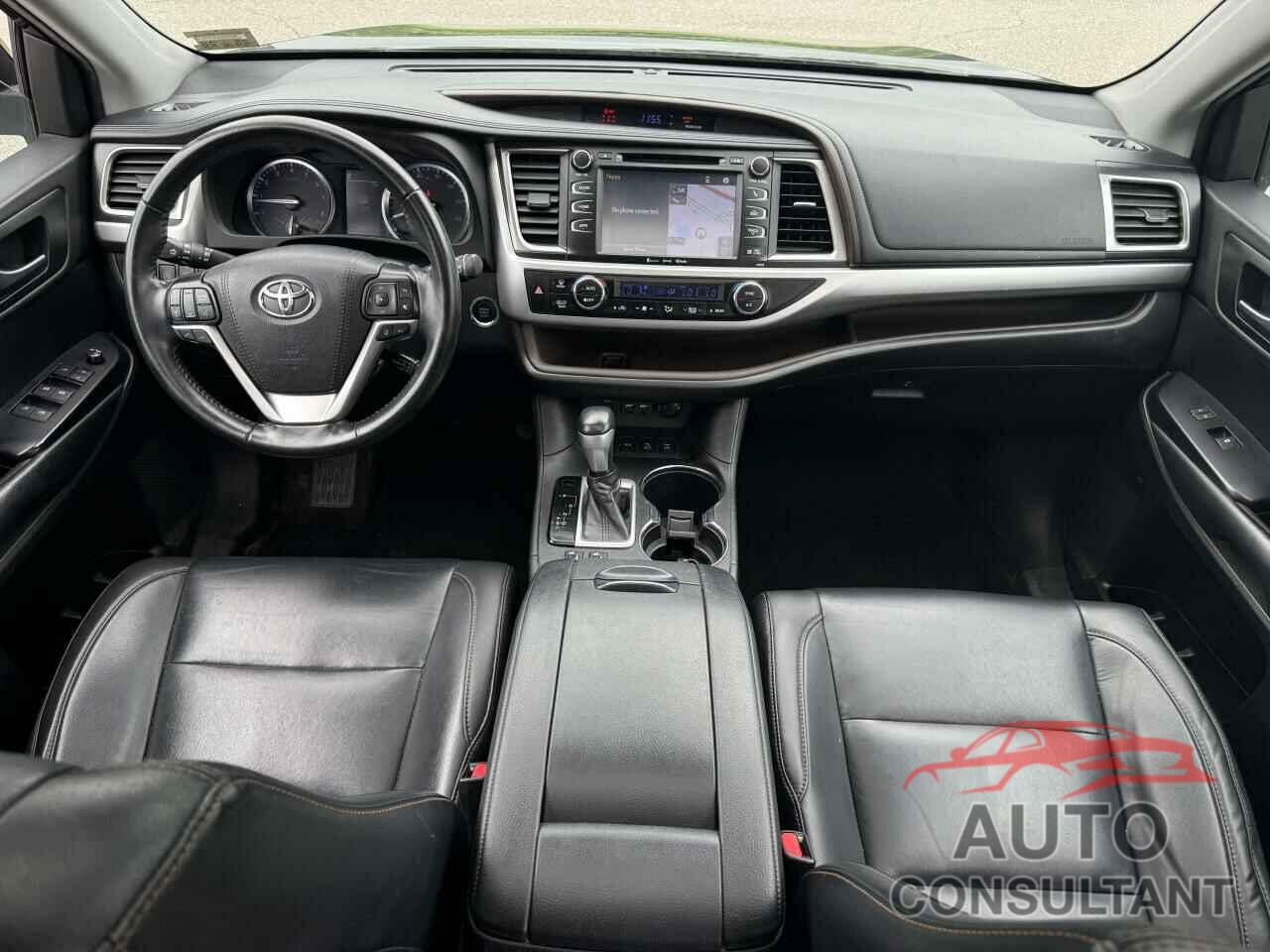 TOYOTA HIGHLANDER 2019 - 5TDJZRFH4KS958795