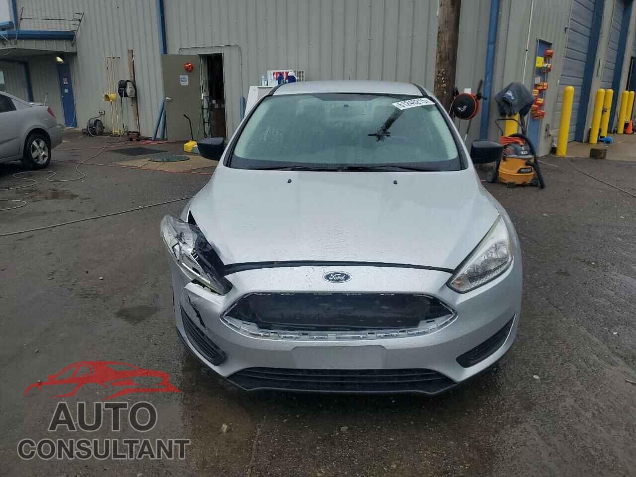 FORD FOCUS 2015 - 1FADP3E23FL345318