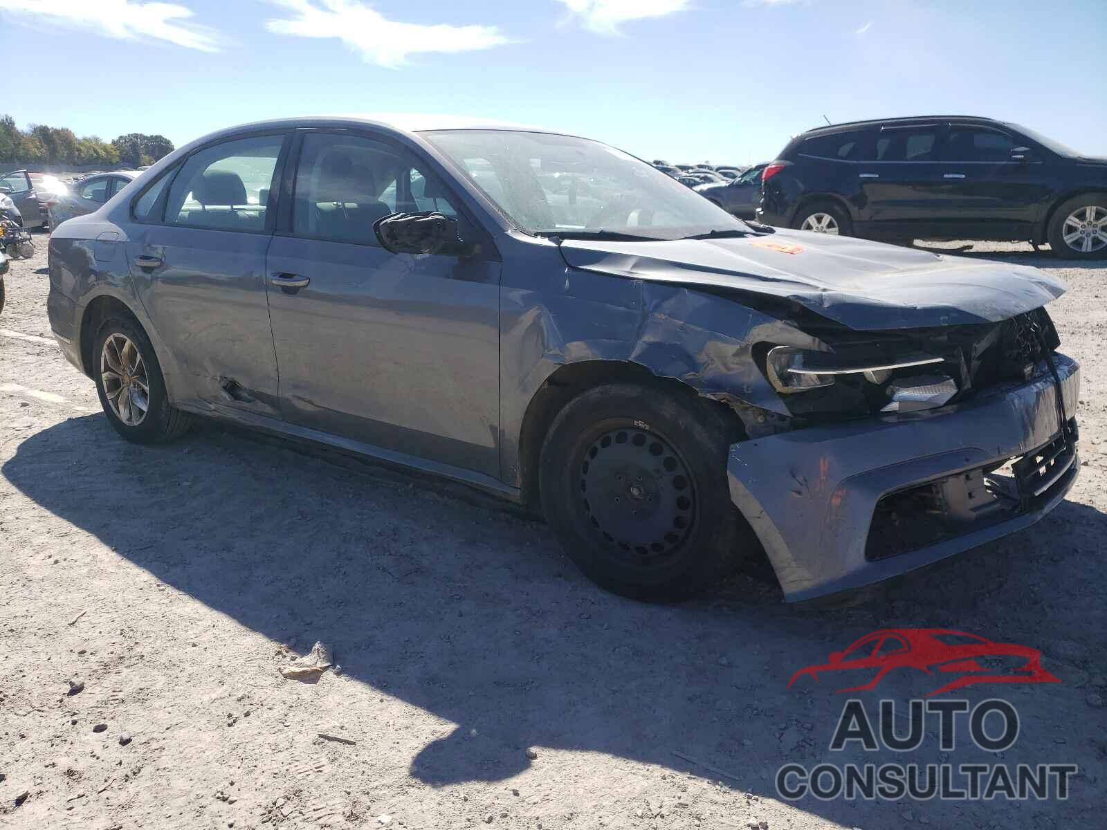 VOLKSWAGEN PASSAT 2018 - 1VWAA7A33JC052562