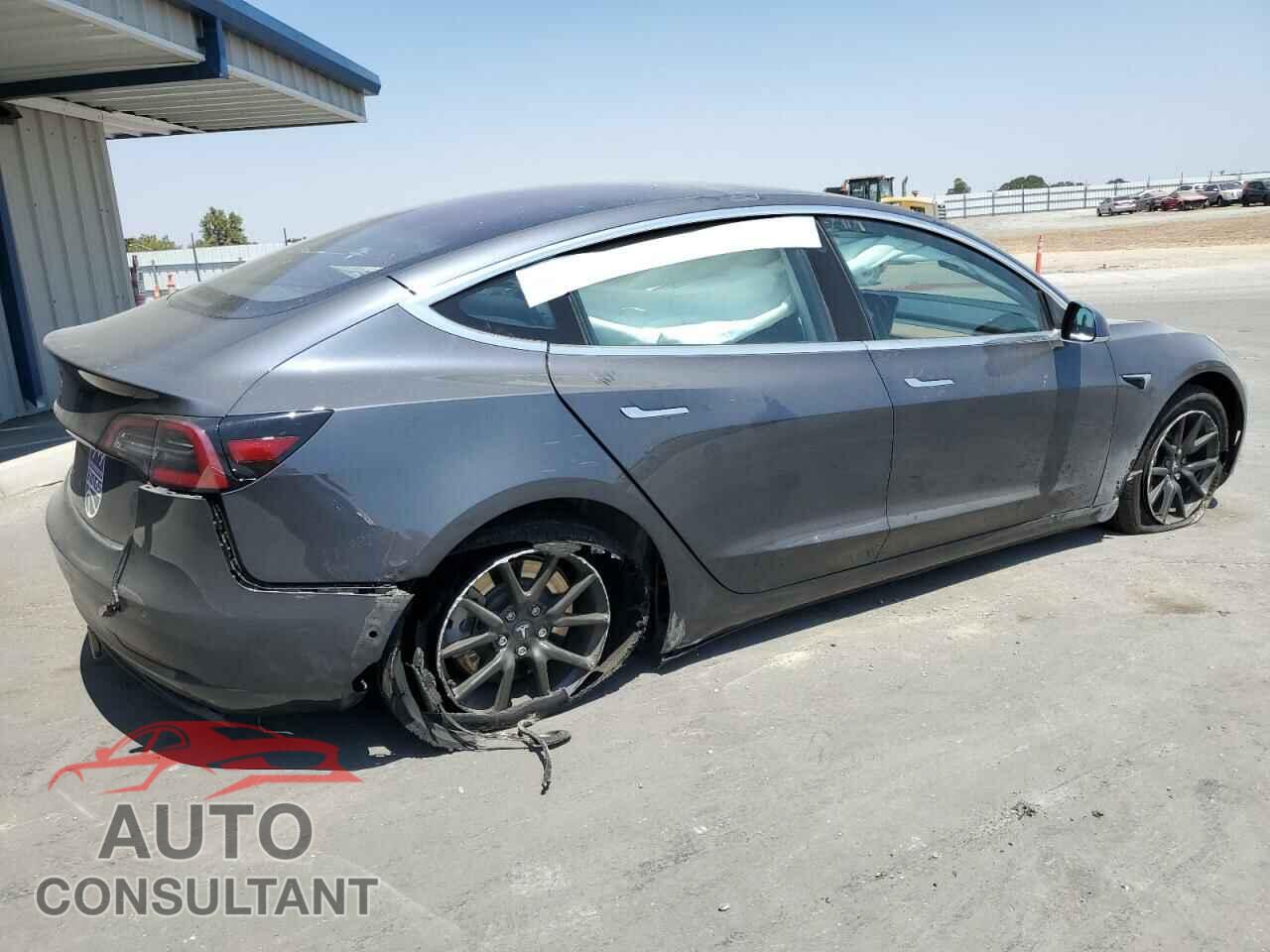 TESLA MODEL 3 2018 - 5YJ3E1EA8JF021672