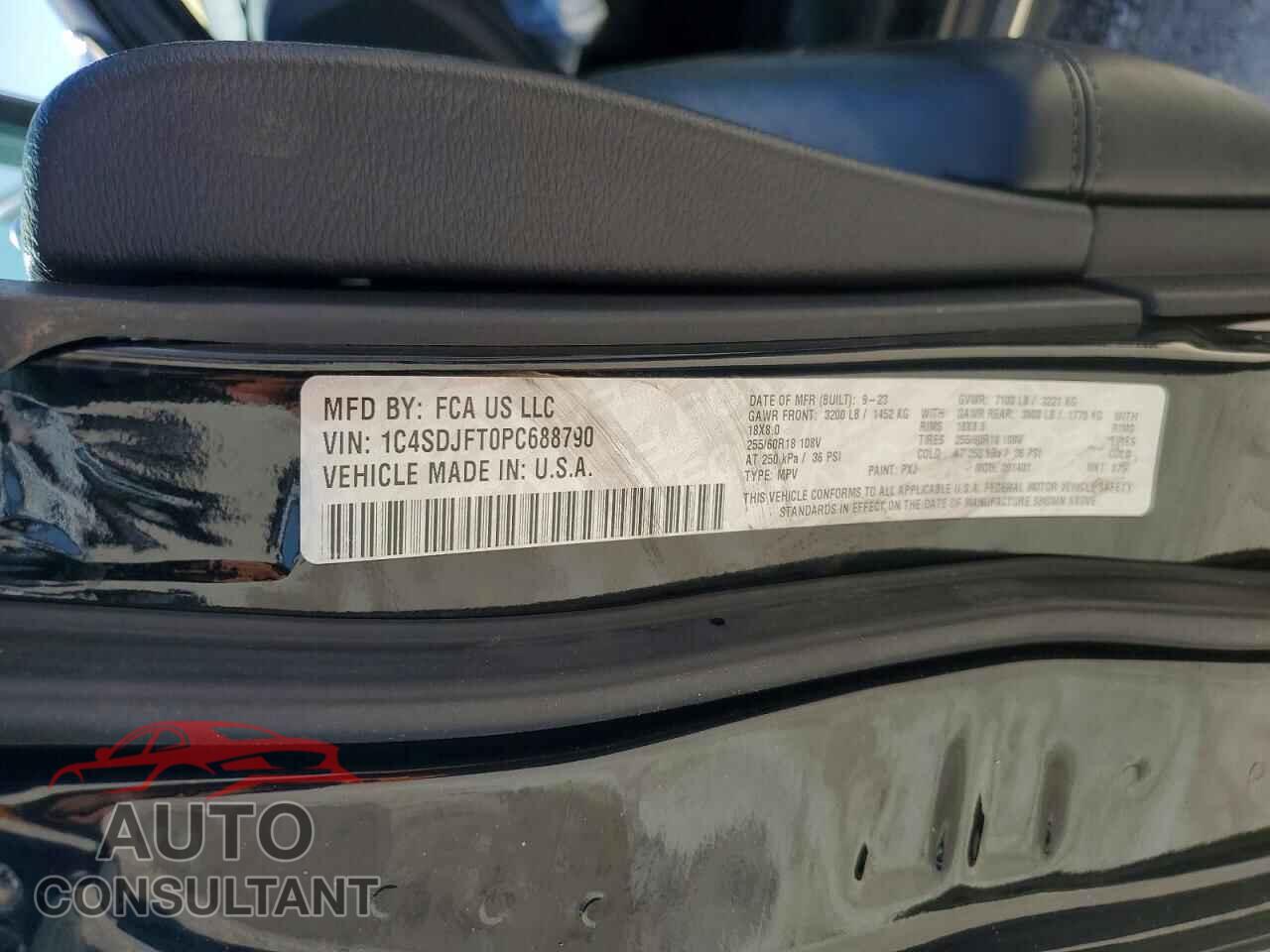 DODGE DURANGO 2023 - 1C4SDJFT0PC688790