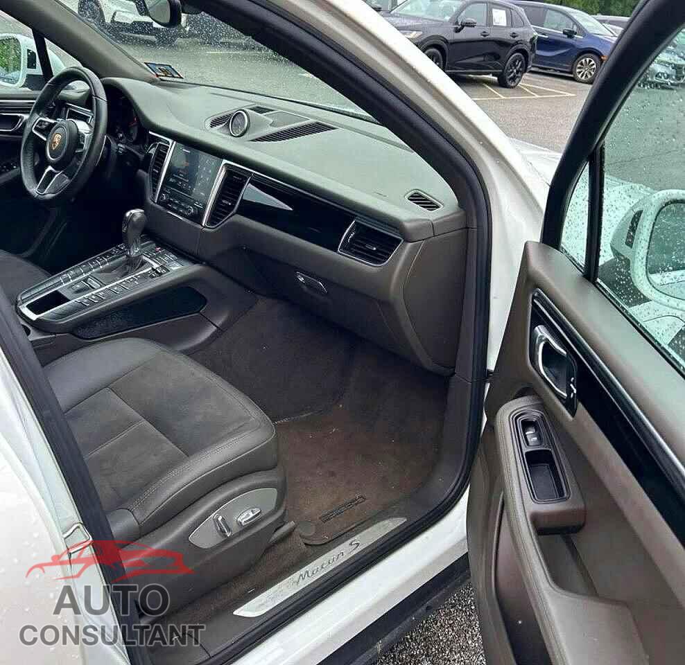 PORSCHE MACAN 2017 - WP1AB2A54HLB16475