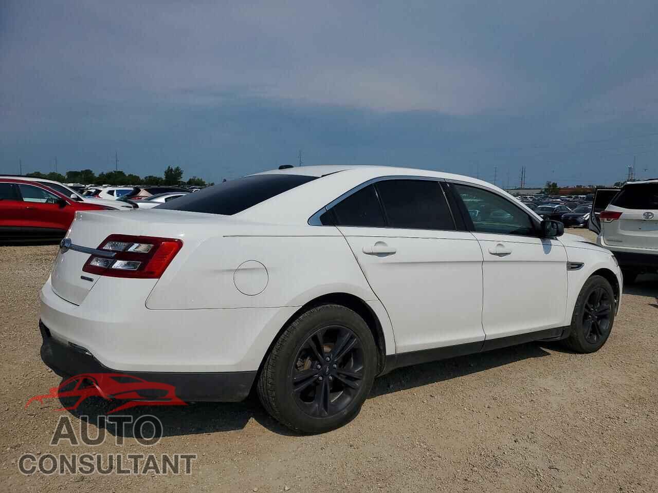 FORD TAURUS 2017 - 1FAHP2D8XHG139037