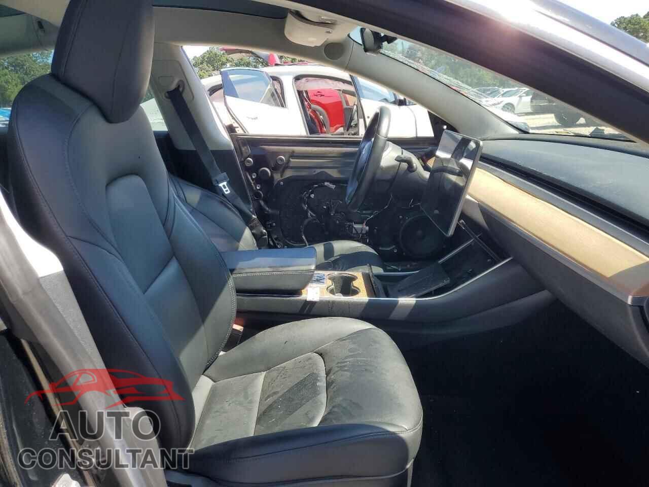 TESLA MODEL 3 2018 - 5YJ3E1EA9JF152786