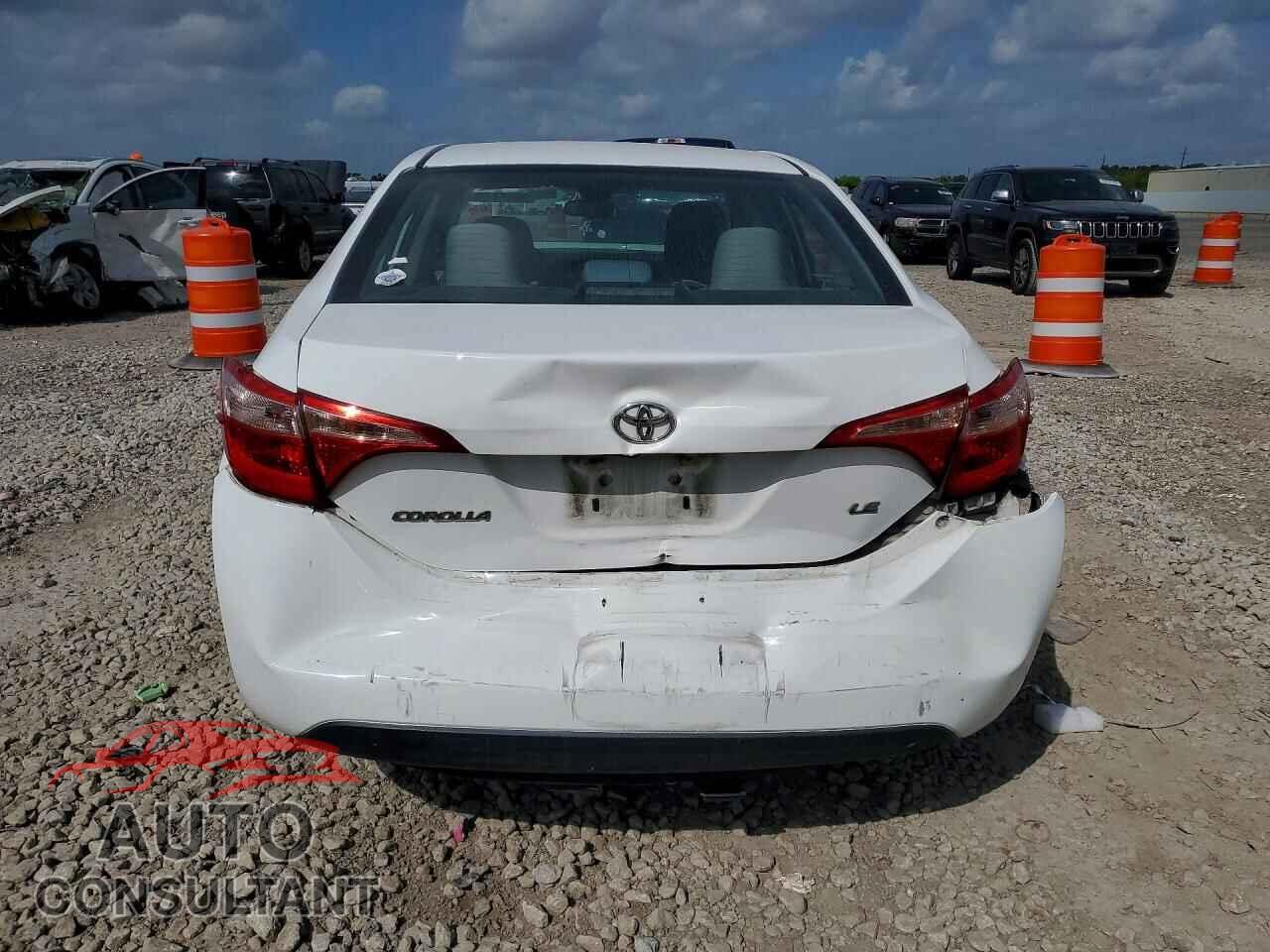 TOYOTA COROLLA 2017 - 5YFBURHE8HP652528