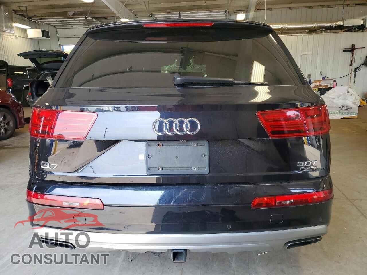 AUDI Q7 2018 - WA1VAAF76JD024031