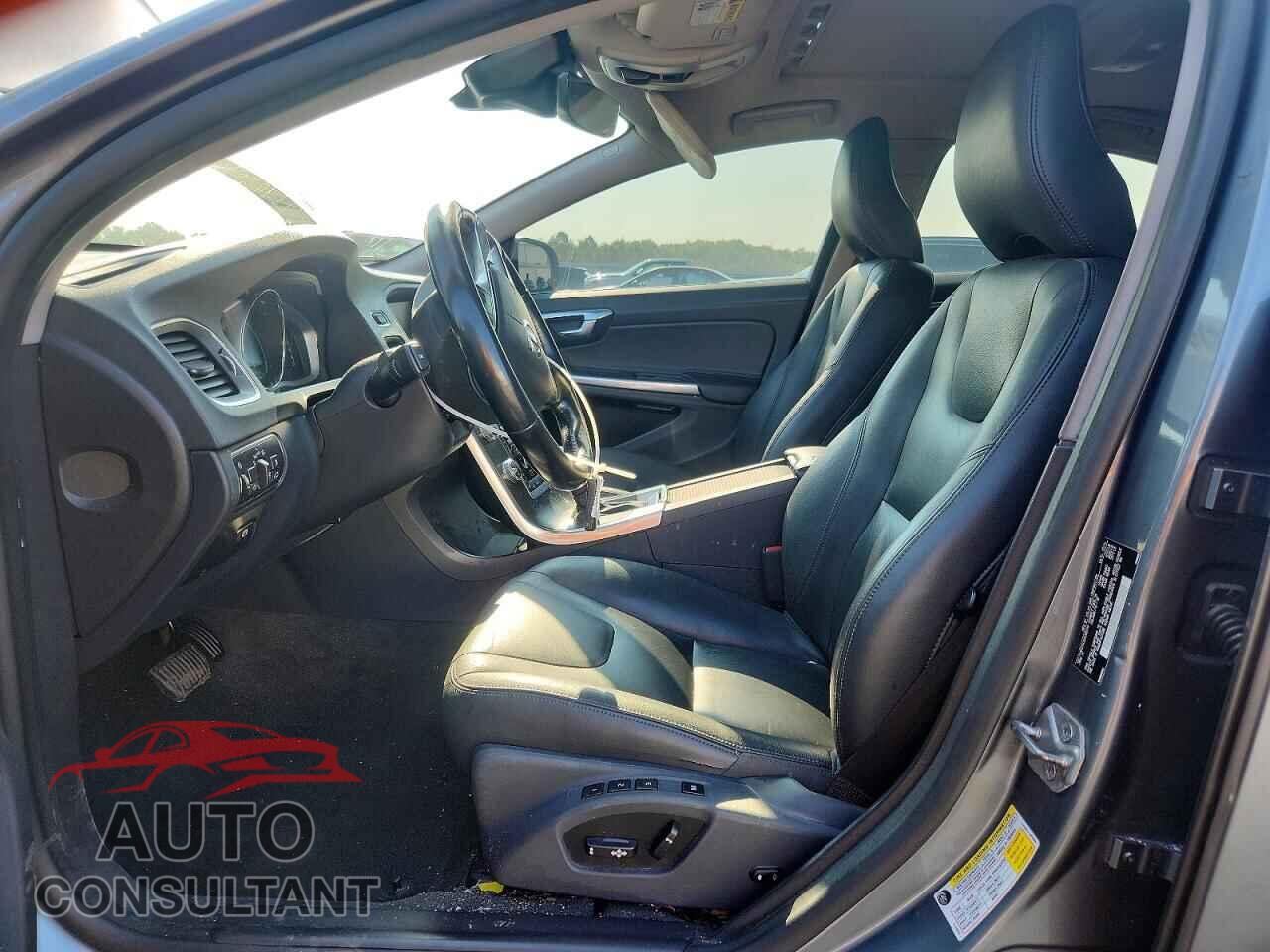 VOLVO S60 2016 - YV1612TK2G2392214