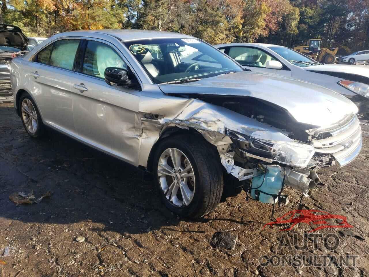 FORD TAURUS 2018 - 1FAHP2E82JG125413