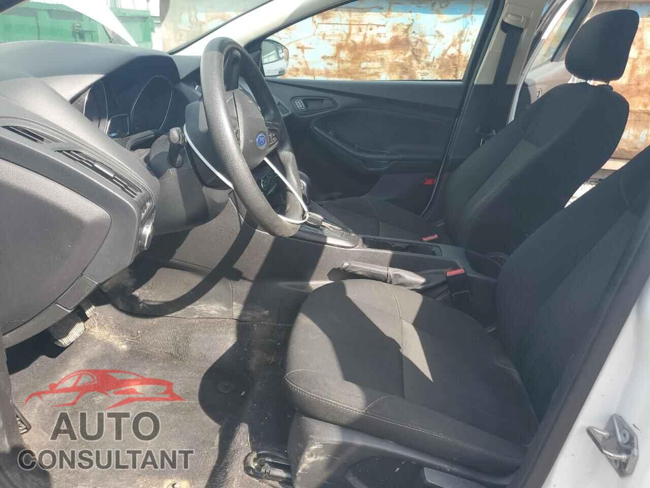 FORD FOCUS 2018 - 1FADP3E24JL310084