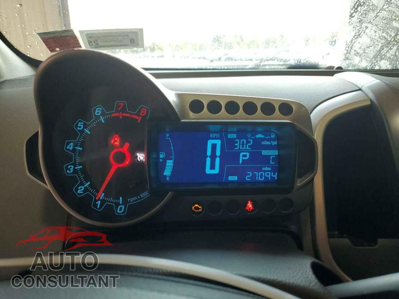 CHEVROLET SONIC 2013 - 1G1JC5SHXD4256004
