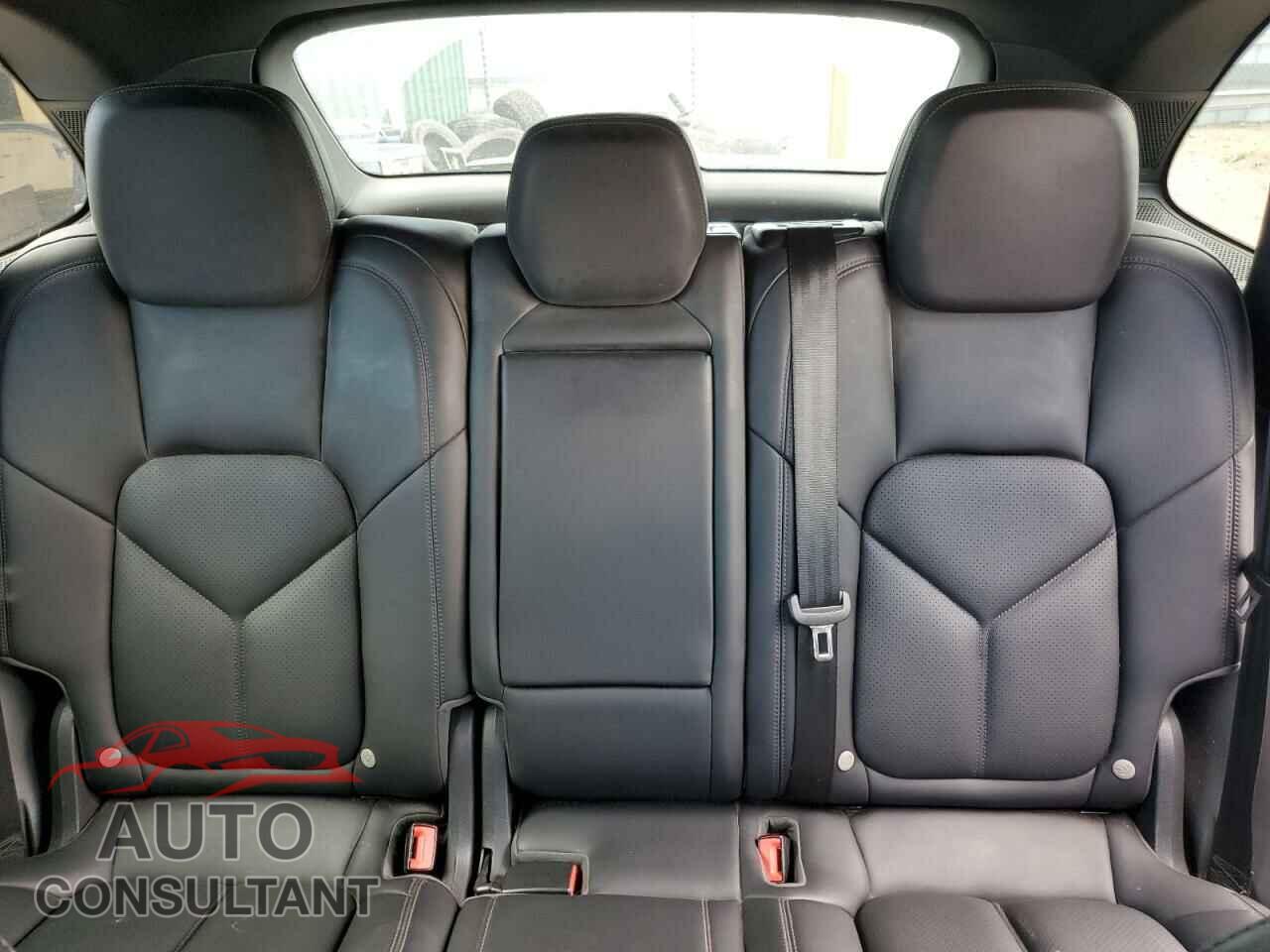 PORSCHE CAYENNE 2016 - WP1AA2A21GKA10062