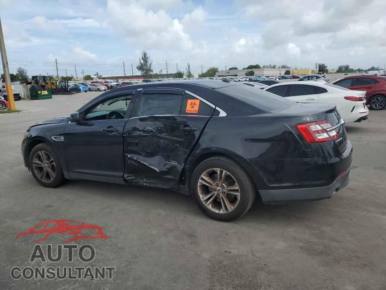FORD TAURUS 2015 - 1FAHP2E86FG158552