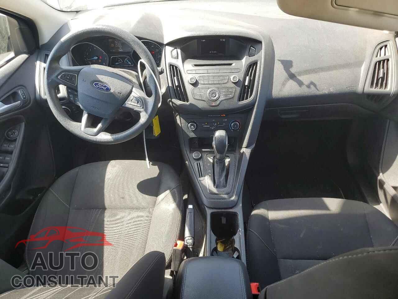 FORD FOCUS 2017 - 1FADP3K2XHL216483