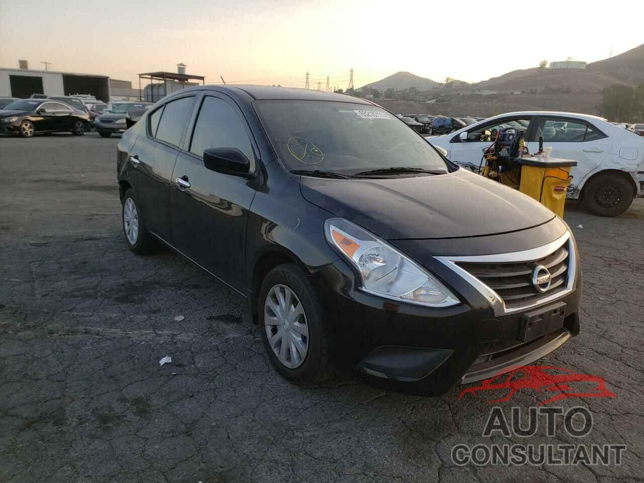 NISSAN VERSA 2018 - 3N1CN7AP0JL859762