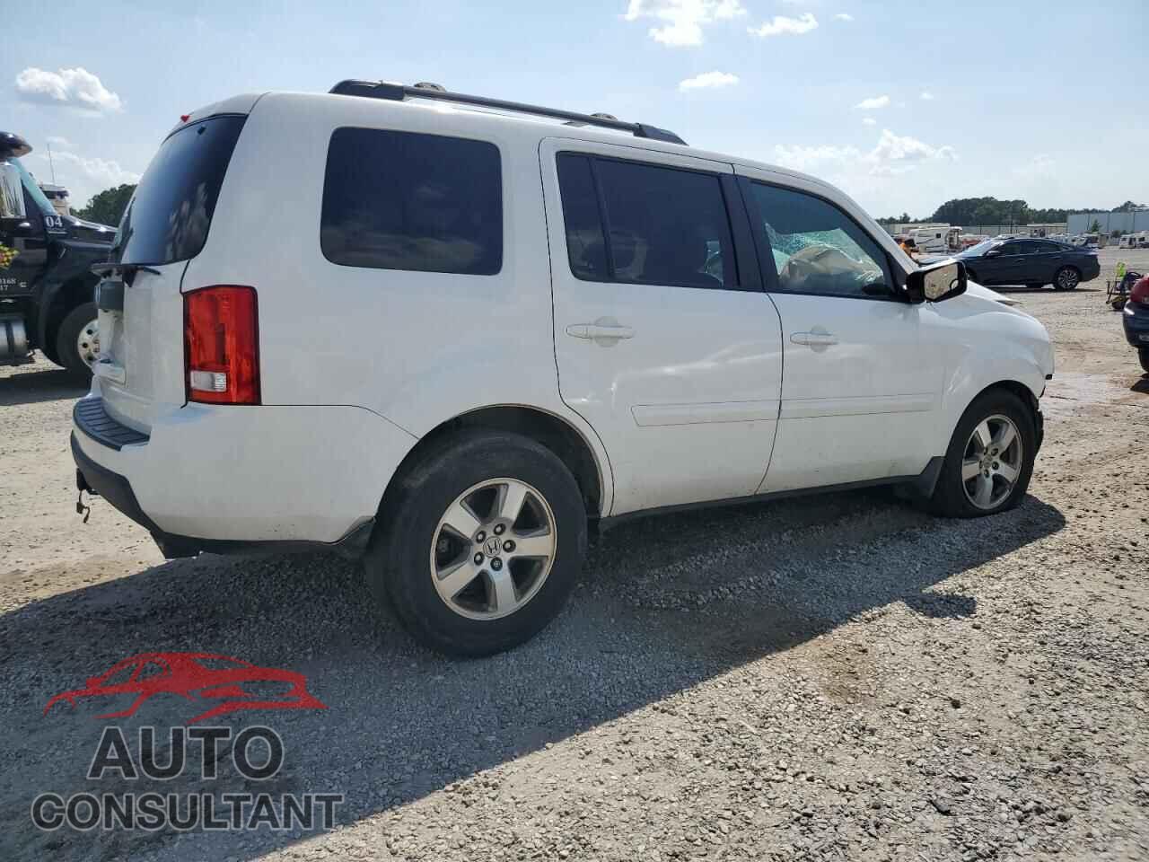 HONDA PILOT 2011 - 5FNYF3H74BB055530