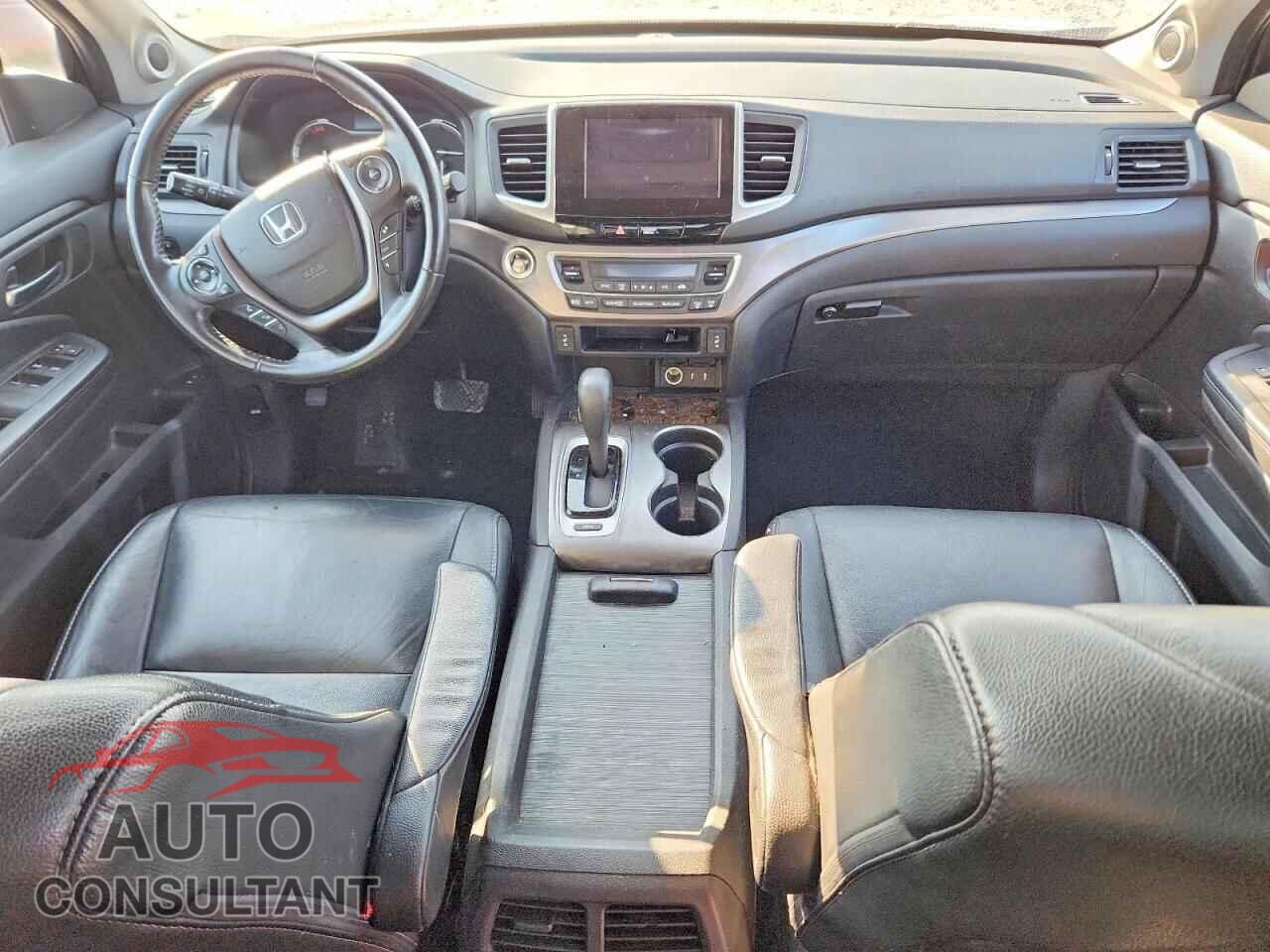 HONDA PILOT 2018 - 5FNYF5H56JB019461