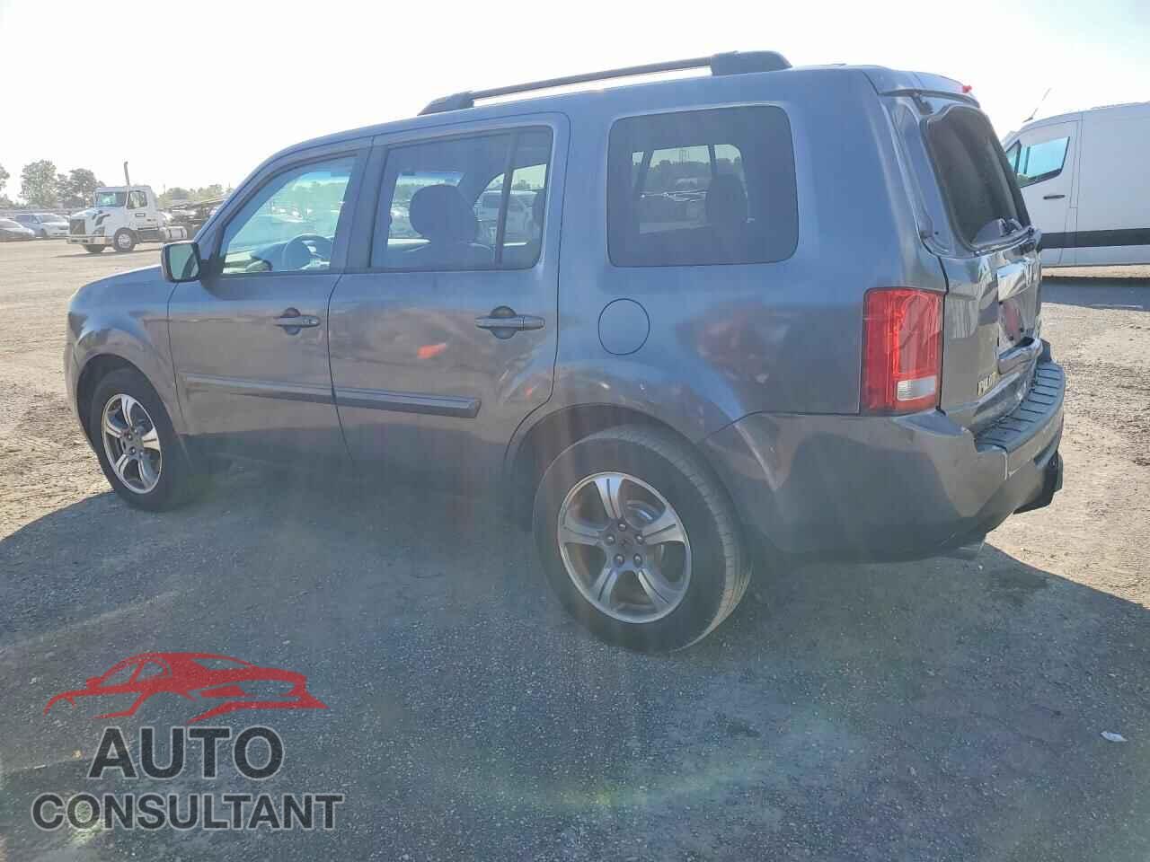 HONDA PILOT 2015 - 5FNYF4H33FB502521