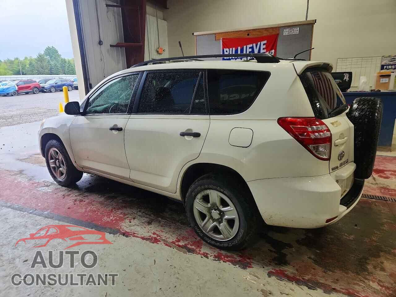 TOYOTA RAV4 2009 - JTMBF33VX9D020648