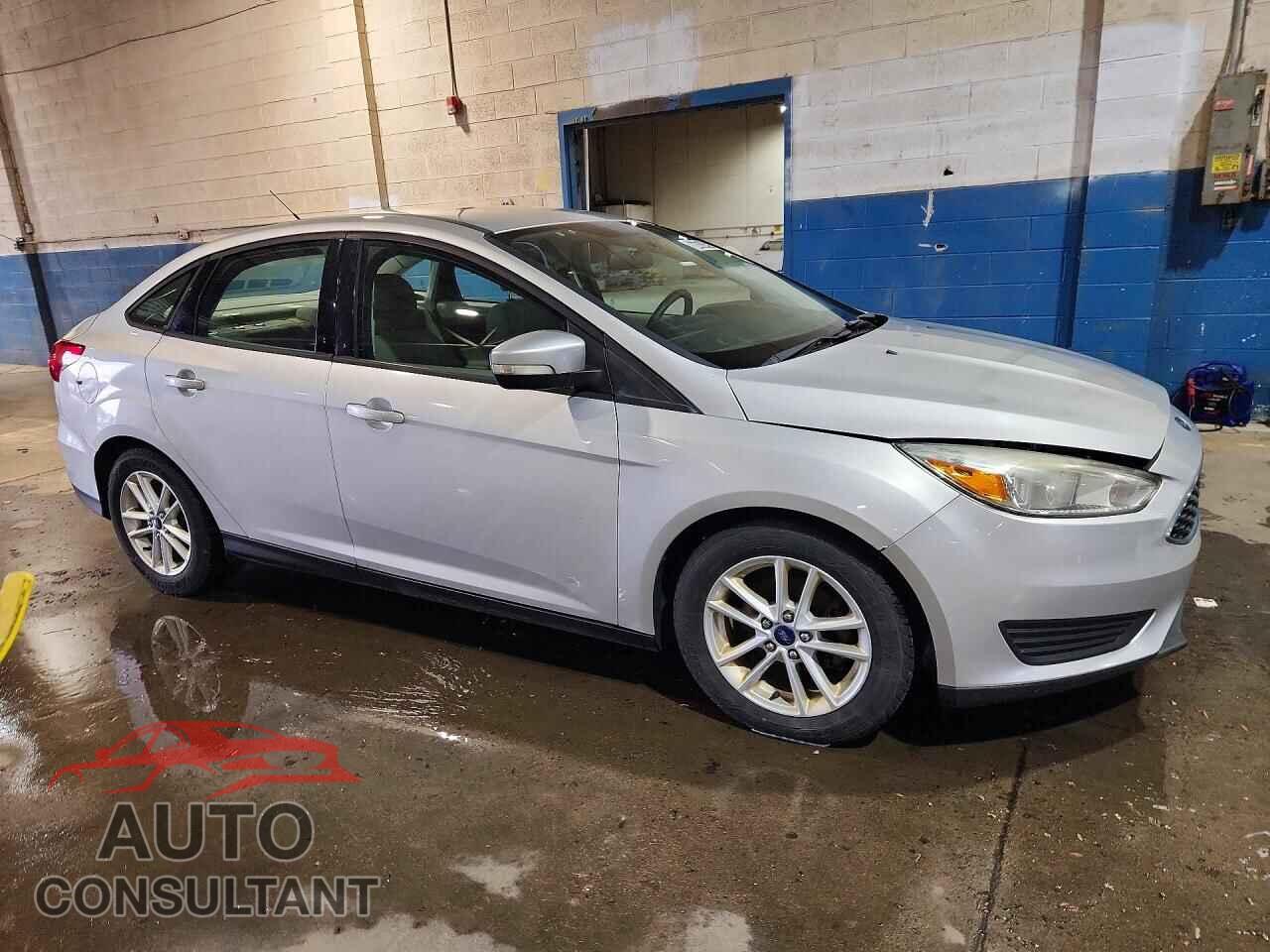 FORD FOCUS 2015 - 1FADP3F2XFL205104
