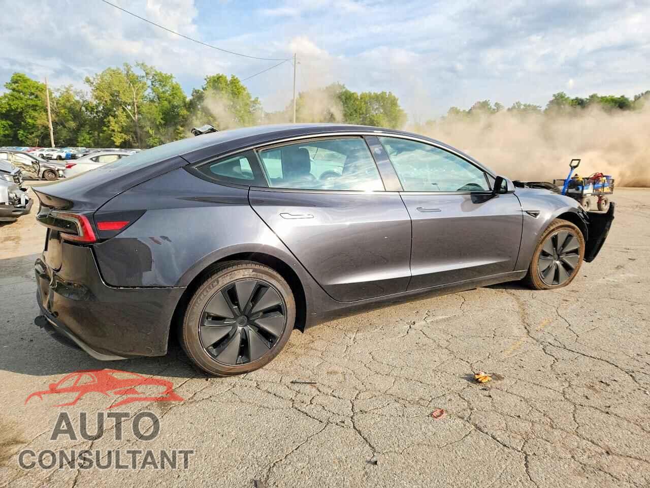 TESLA MODEL 3 2024 - 5YJ3E1EA8RF855792