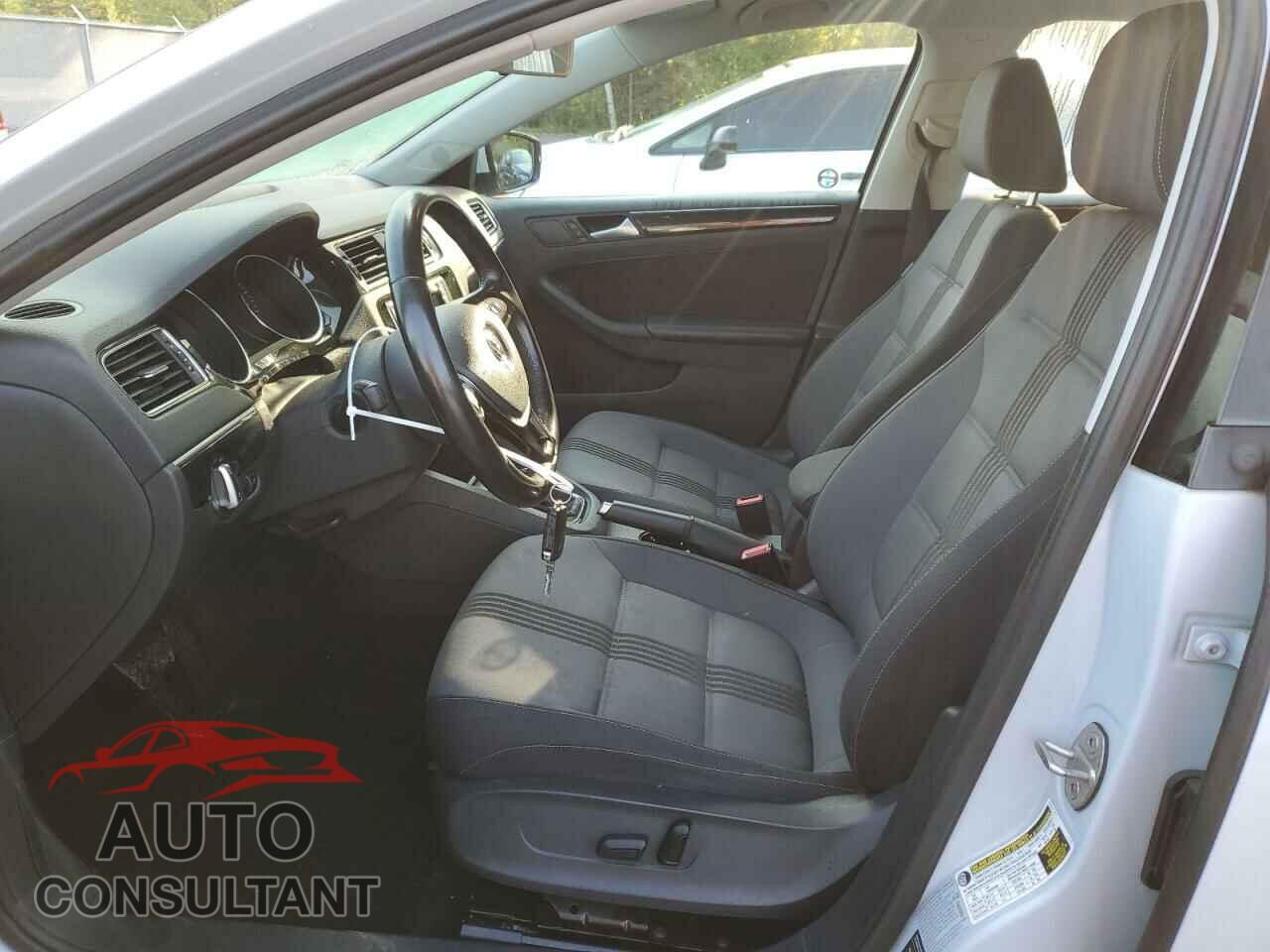 VOLKSWAGEN JETTA 2017 - 3VWDB7AJ6HM406561