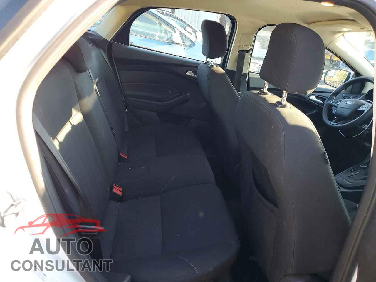 FORD FOCUS 2016 - 1FADP3K23GL245886