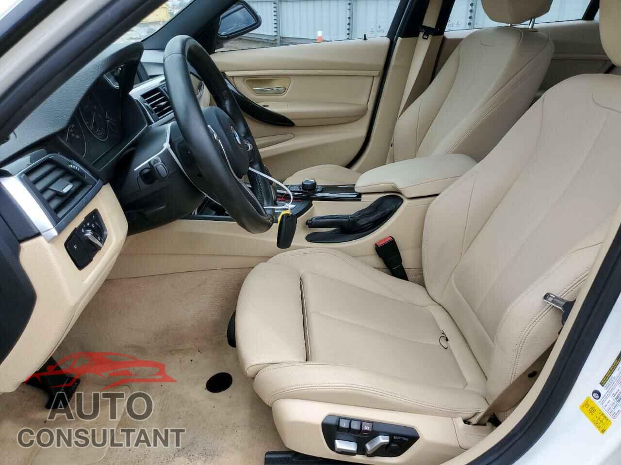 BMW 3 SERIES 2016 - WBA8E1G5XGNU11685