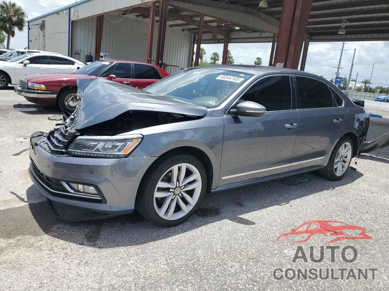 VOLKSWAGEN PASSAT 2017 - 1VWGT7A38HC055178