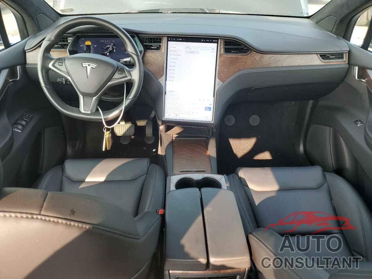 TESLA MODEL X 2020 - 5YJXCDE25LF300095