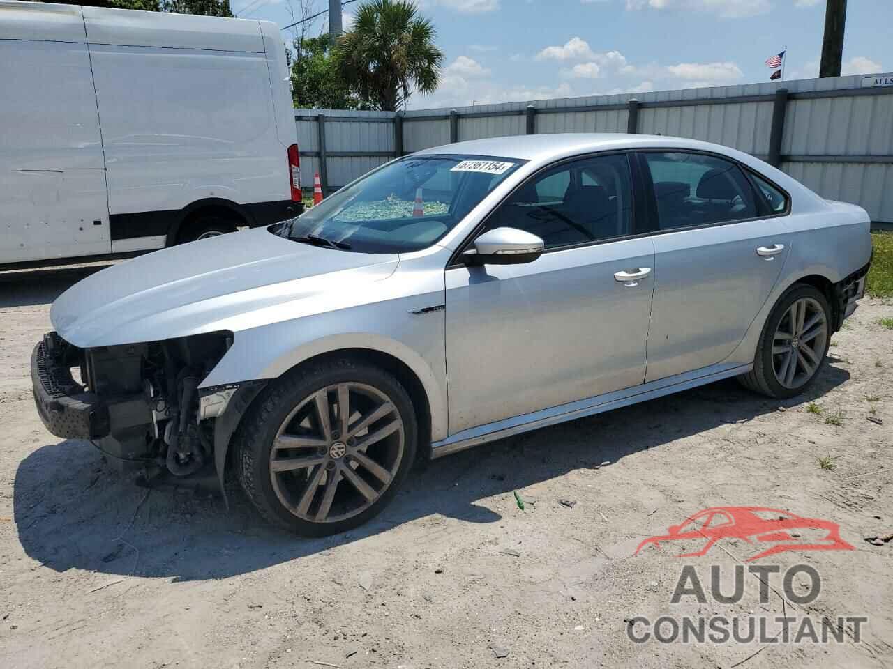 VOLKSWAGEN PASSAT 2018 - 1VWAA7A31JC007992